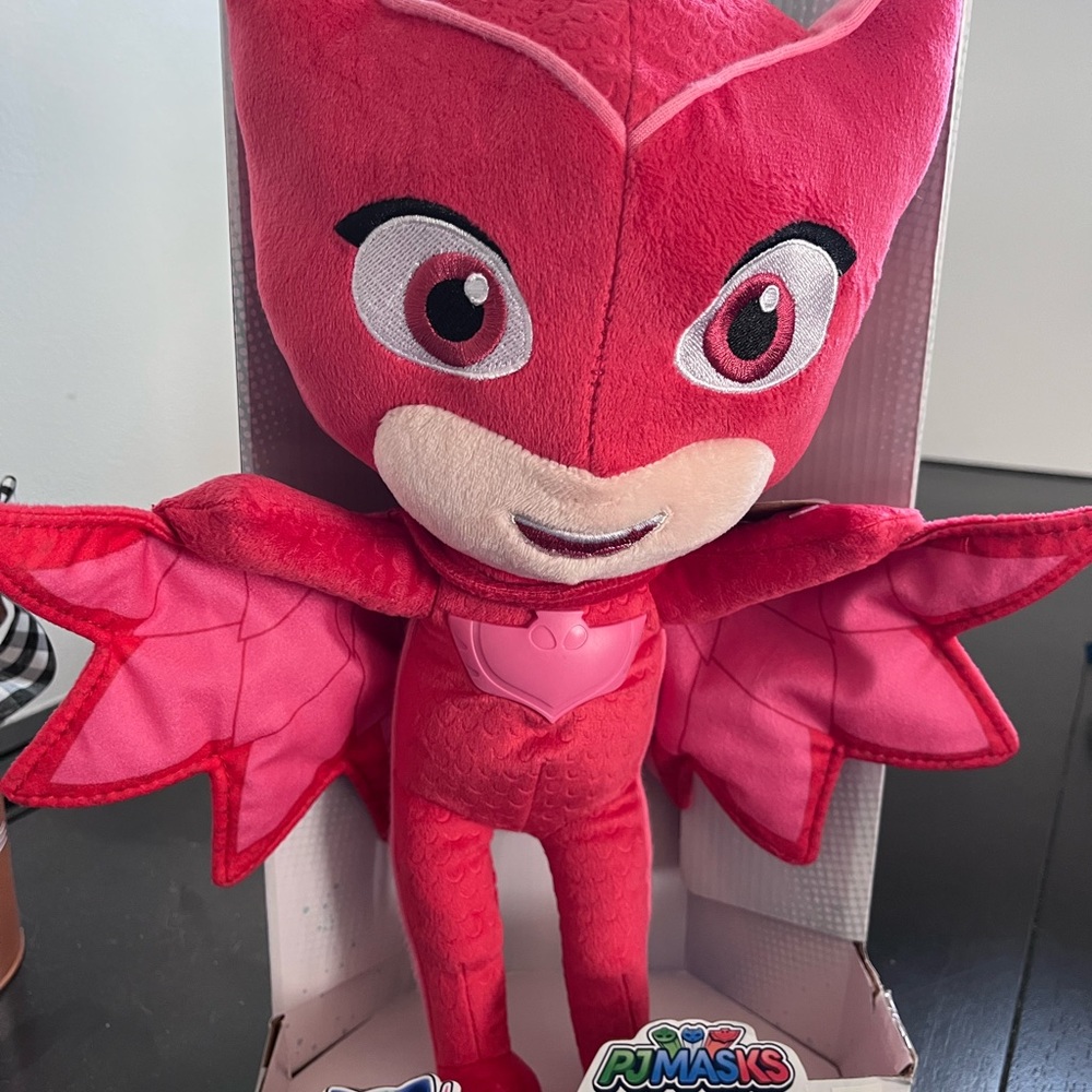 PJ Masks sing and talk owlette
